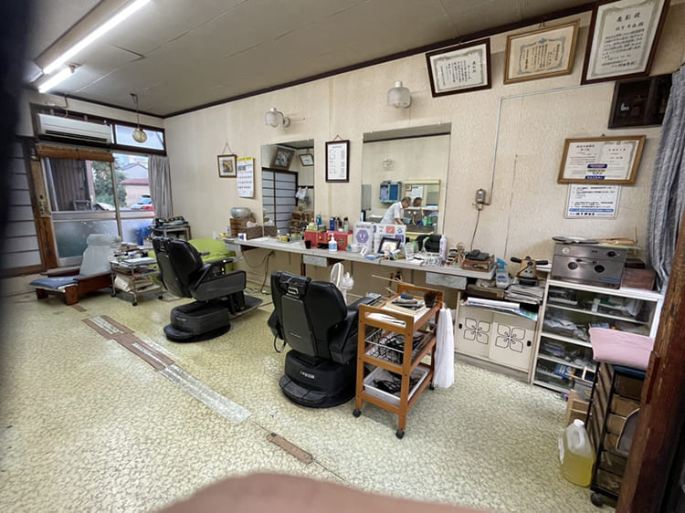 坂下理髪店