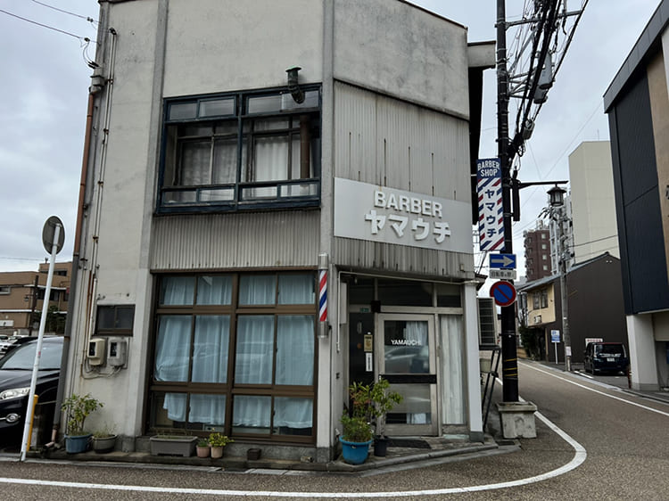 ヤマウチ